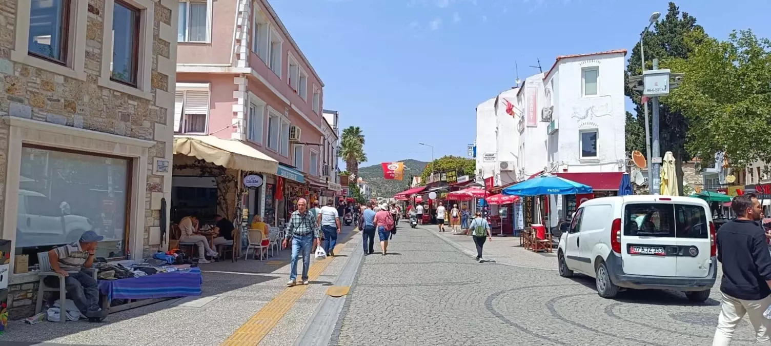 Foça açıklarında 3.7 büyüklüğünde deprem