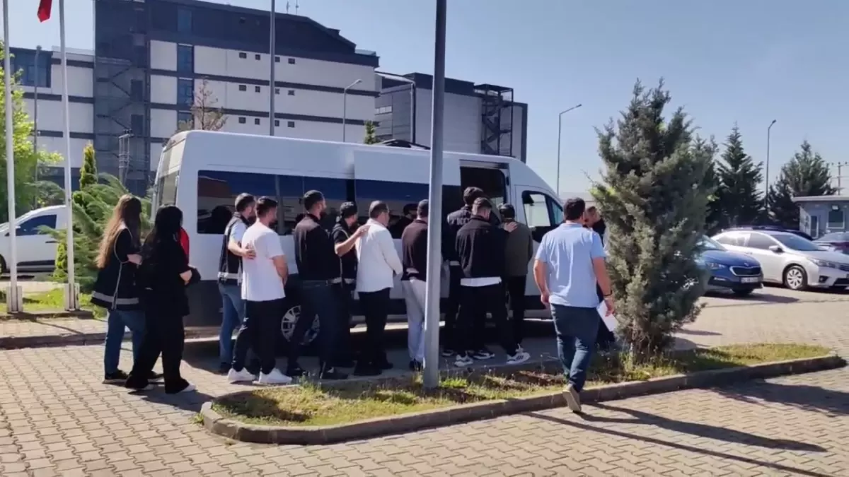 Kocaeli Merkezli Tütün ve Sigara Kaçakçılığı Operasyonunda 14 Tutuklama