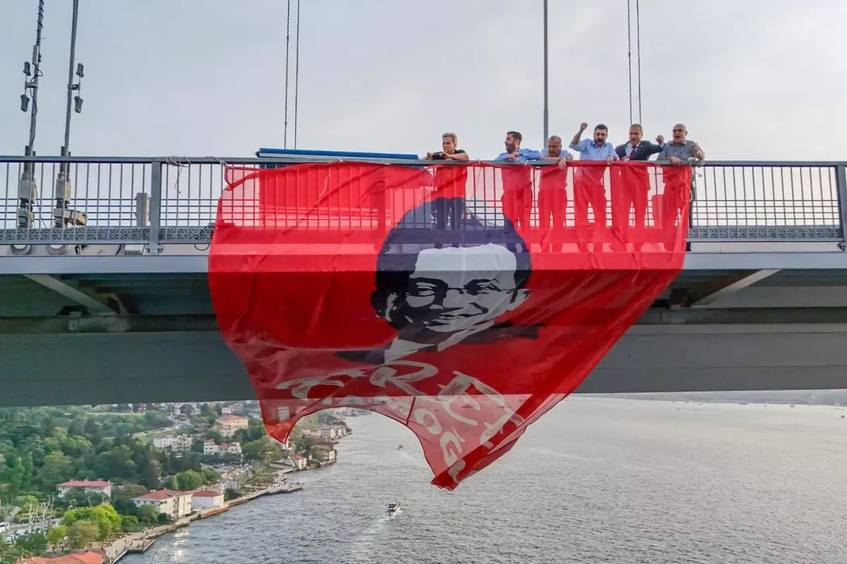 Köprüye İmamoğlu pankartı asan CHP'li vekiller hakkında inceleme başlatıldı
