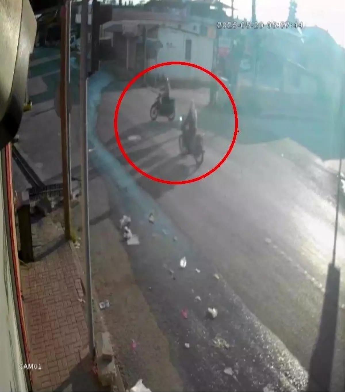 Reyhanlı'da Motosiklet Kazası: 72 Yaşındaki Adam Ağır Yaralandı