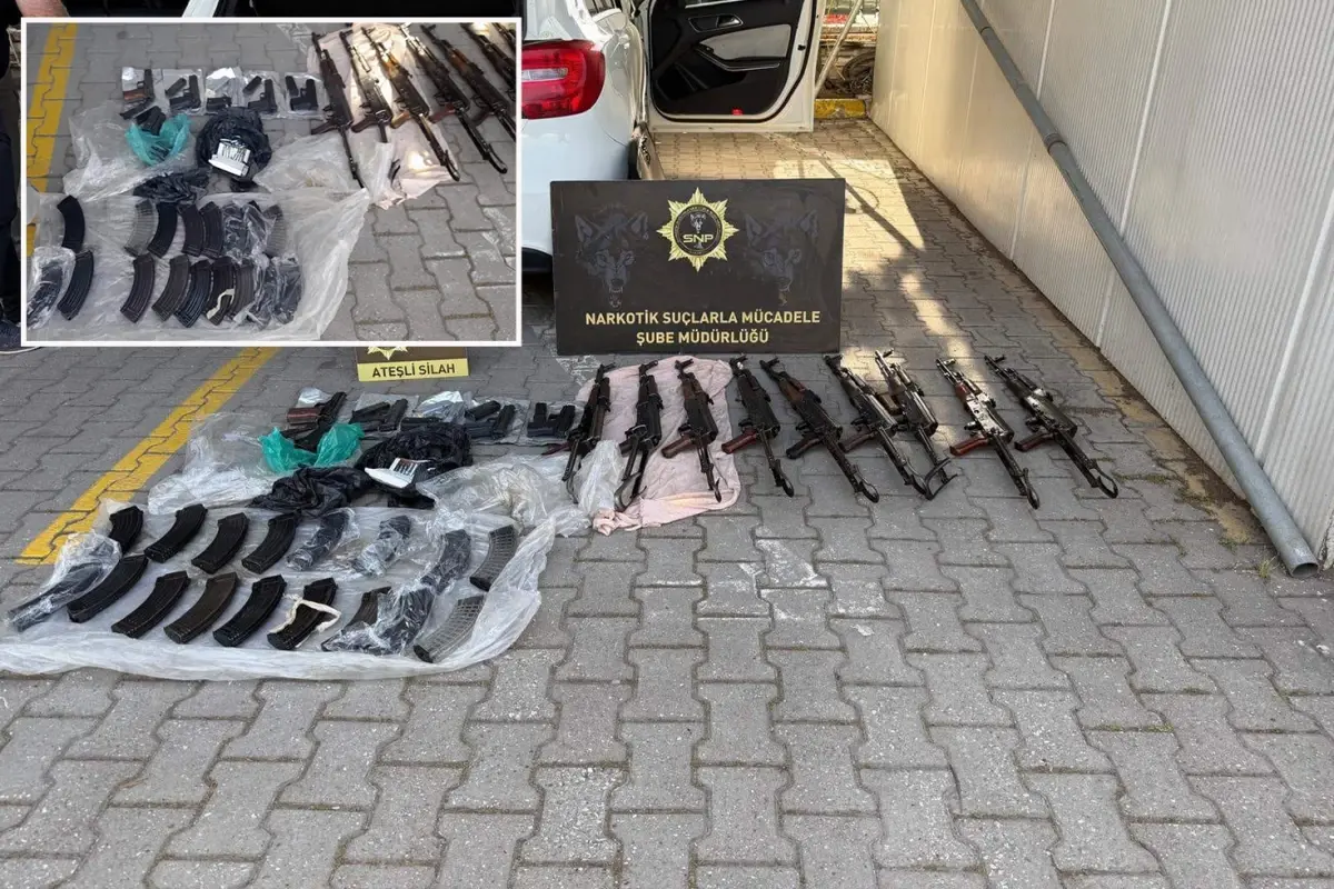 Polis memurunun kullandığı kiralık araçtan cephanelik çıktı