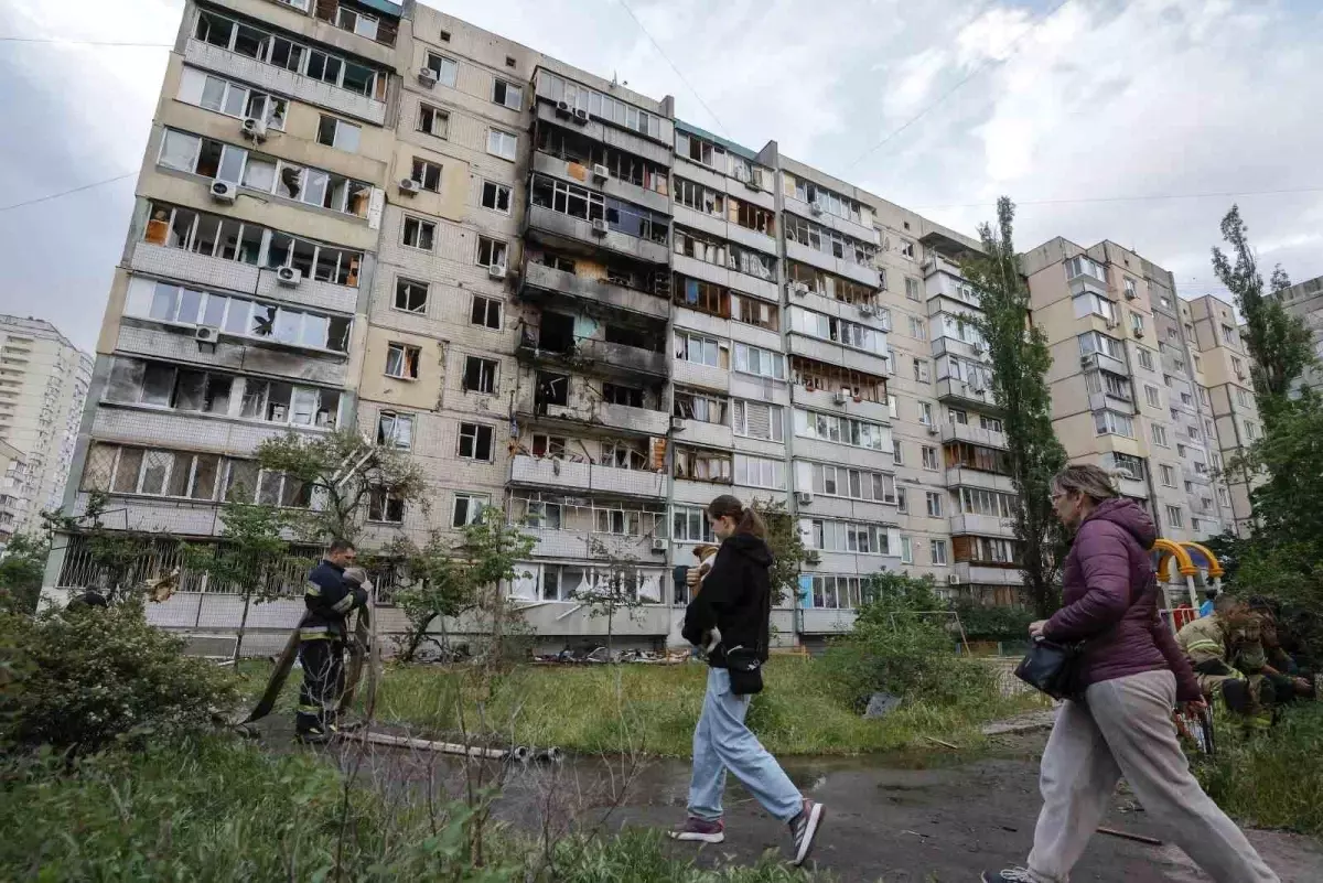 Rusya'nın Kiev'e Saldırısı: 15 Yaralı