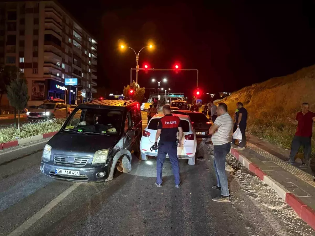 Siirt'te Zincirleme Trafik Kazası: 5 Yaralı
