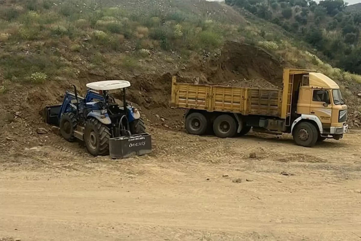 Toprağın altında kalan işçi hayatını kaybetti