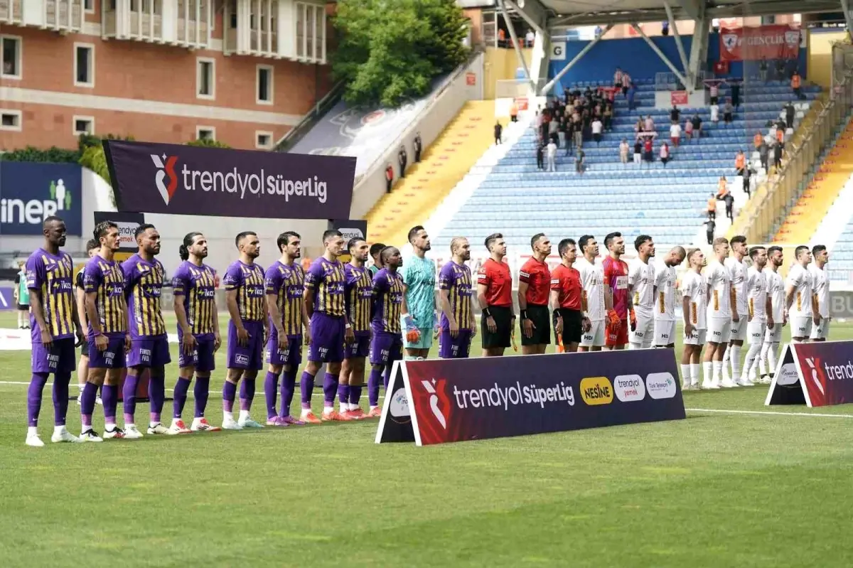 Trendyol Süper Lig: Eyüpspor: 0 Antalyaspor: 0 (Maç devam ediyor)
