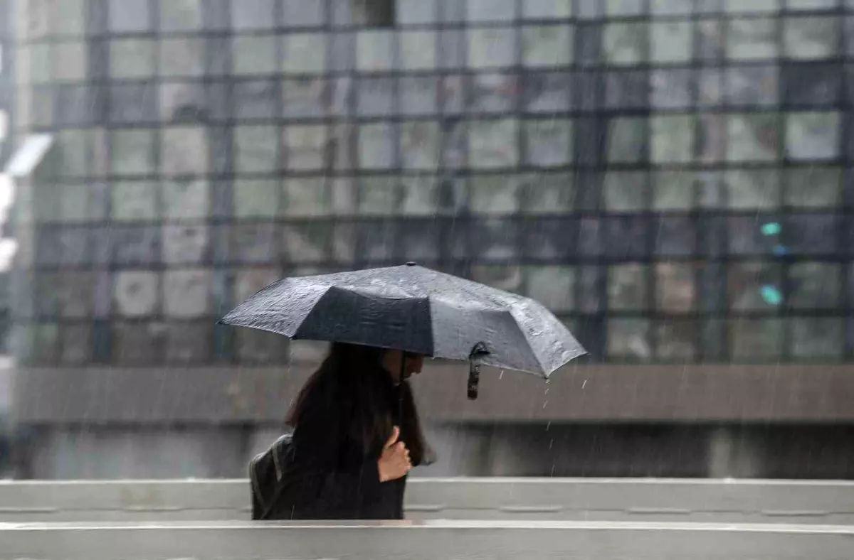 İstanbul'da Sağanak Yağış ve Soğuk Hava Uyarısı
