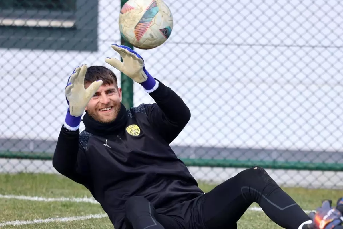 Aliağa FK, İç Transferde Üç Oyuncu ile Anlaştı