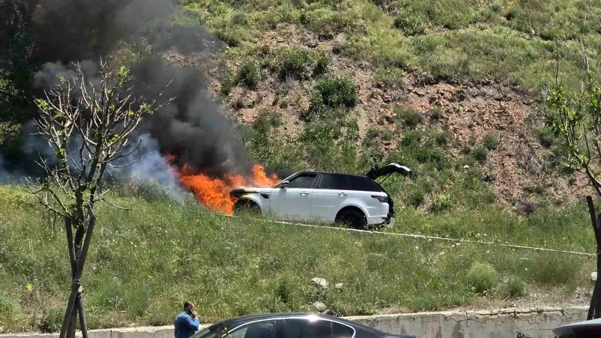 Ankara'da Cip Yangını, Araç Kullanılamaz Hale Geldi