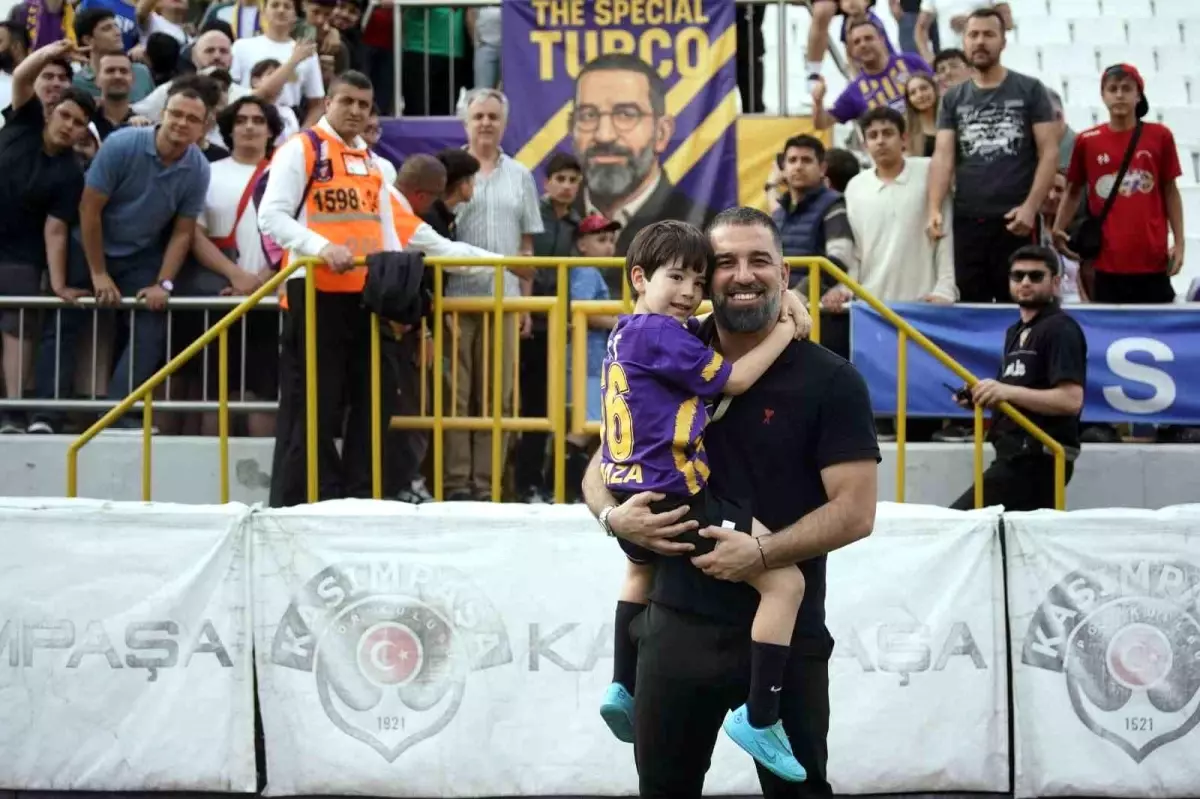 Arda Turan Eyüpspor'a Veda Etti