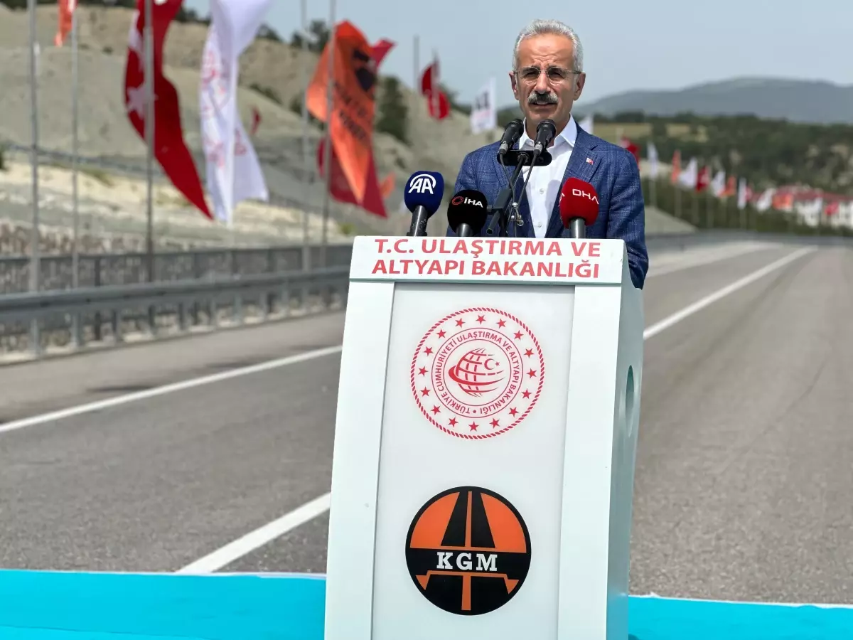 Bakan Uraloğlu: Akyazı ile Ankara arasında Orta Anadolu Otoyolu'nu inşa etmeyi planlıyoruz