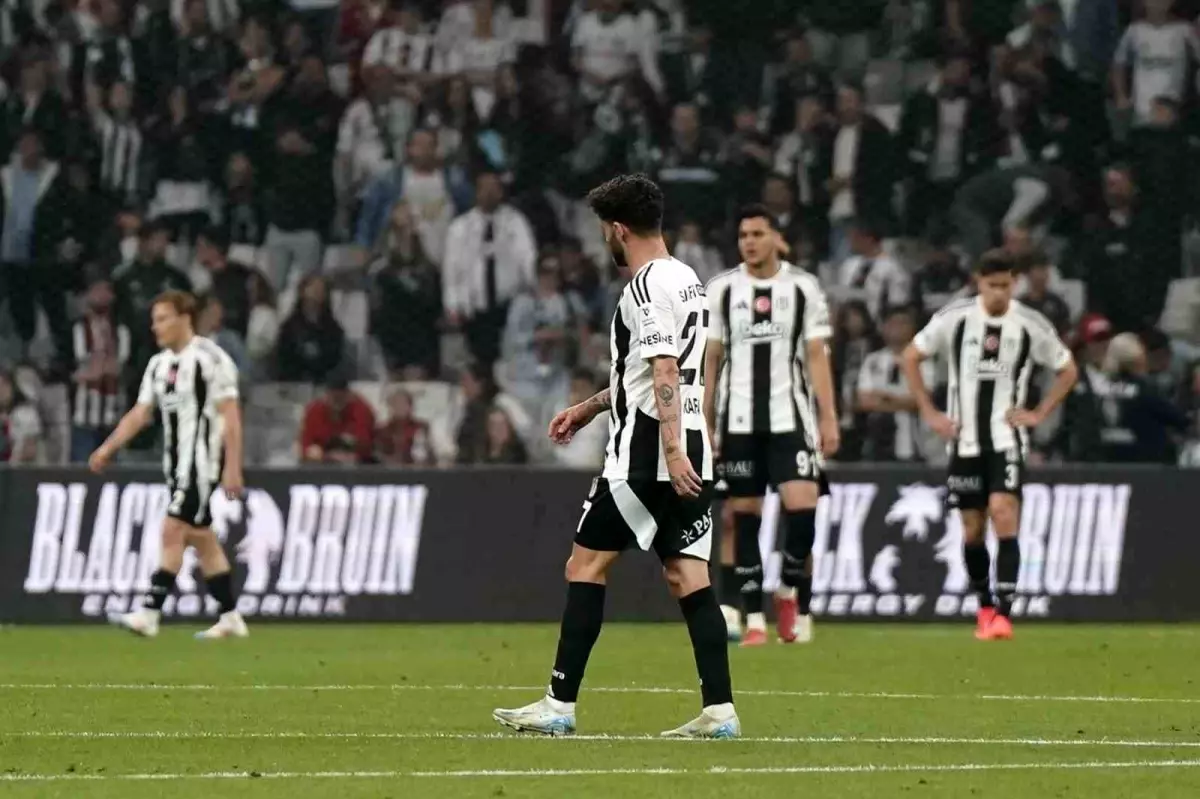 Beşiktaş, Sezonun Son İç Saha Maçında Çaykur Rizespor'a Yenildi
