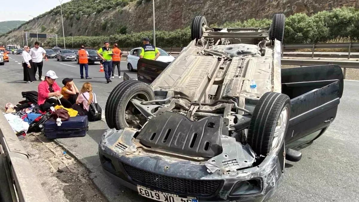 TEM Otoyolu'nda Feci Kaza: 3 Yaralı