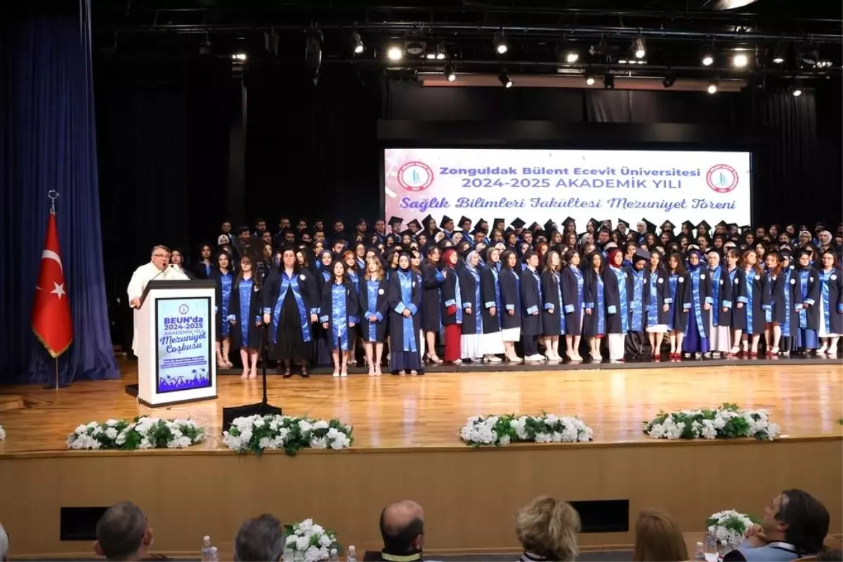 Zonguldak Bülent Ecevit Üniversitesi 2024-2025 Sağlık Bilimleri Mezuniyet Töreni Coşkuyla Gerçekleşti