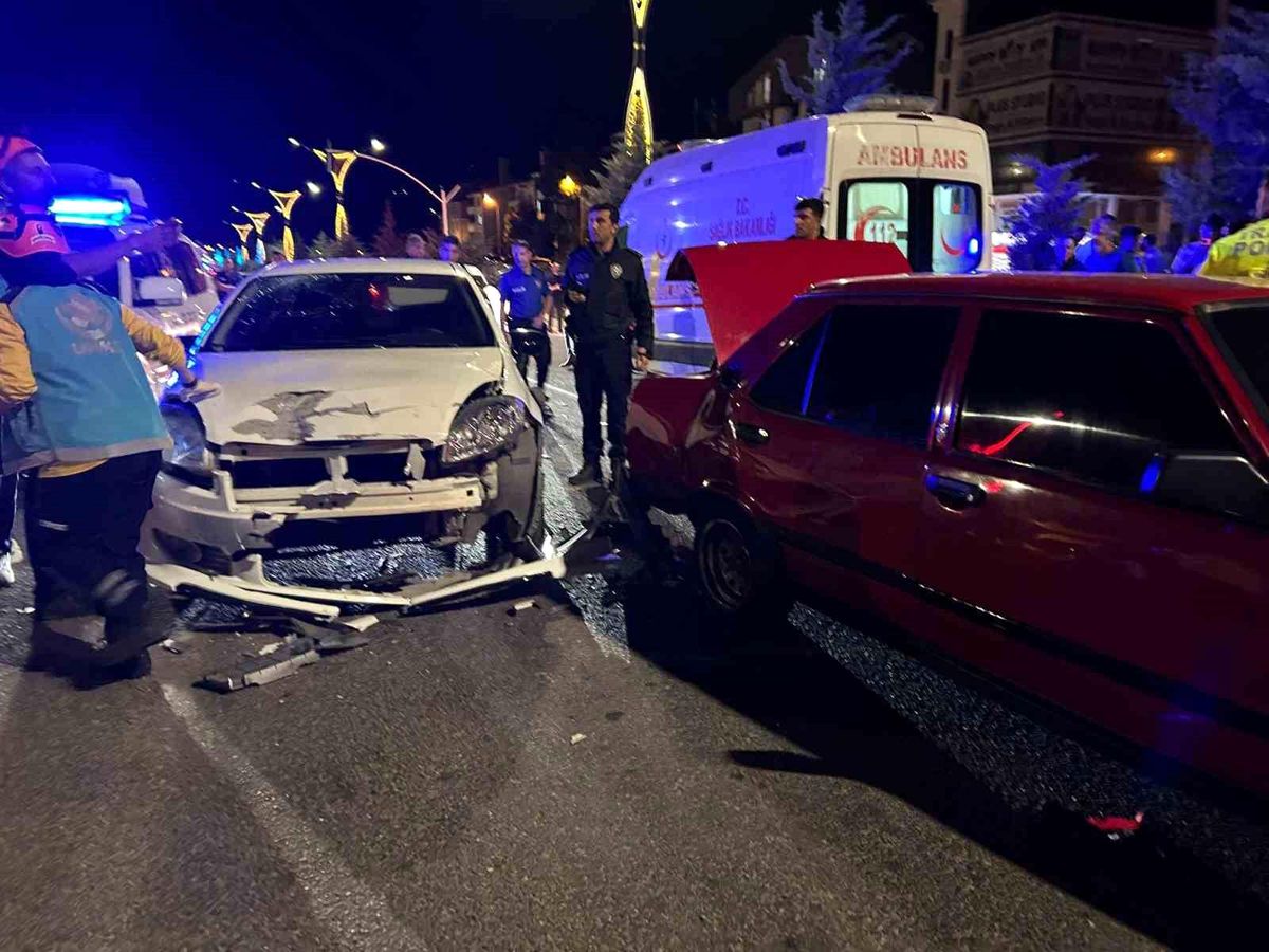 Bingöl'de Zincirleme Trafik Kazası: 6 Yaralı