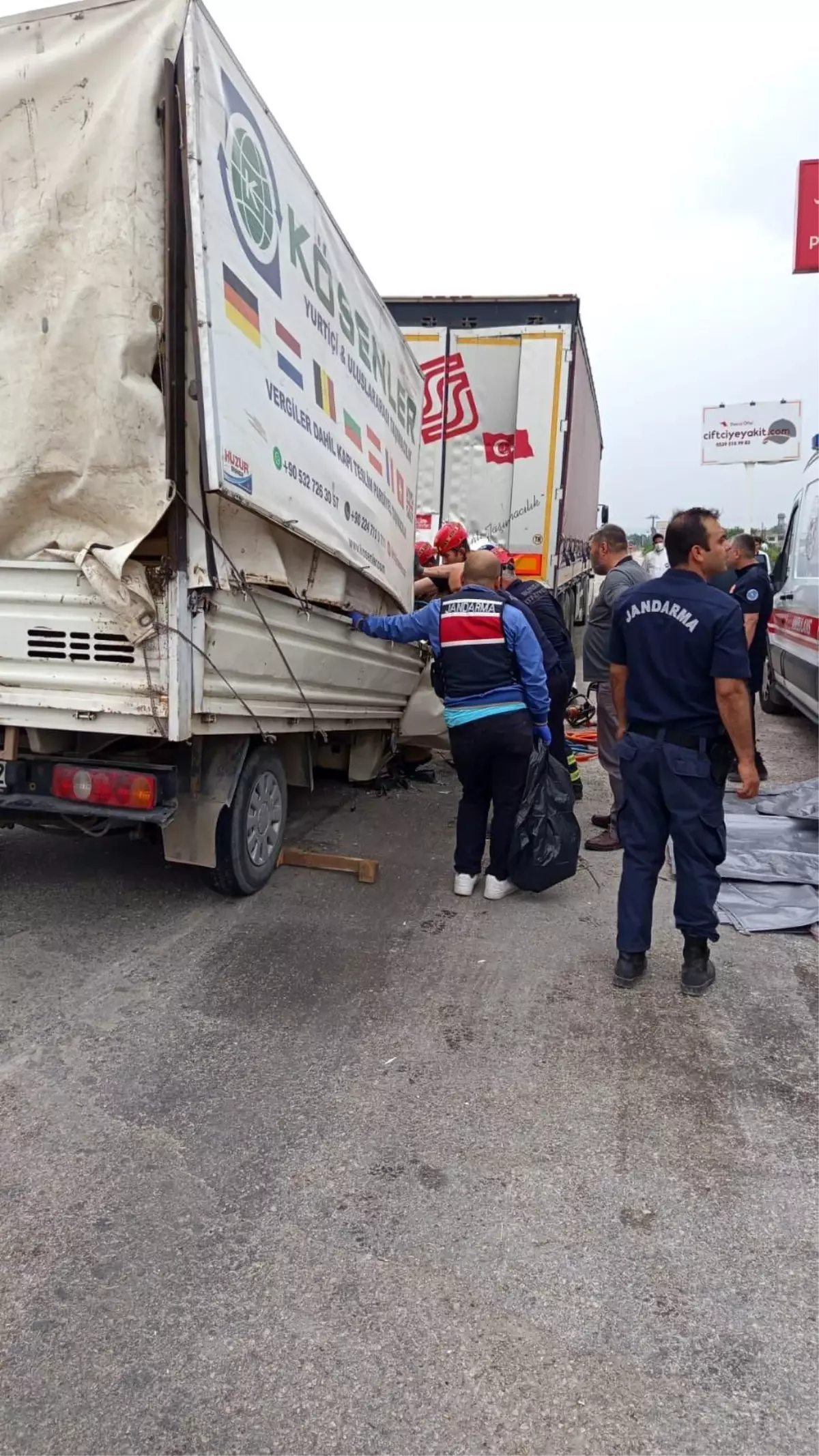 Bursa'da Trafik Kazası: İki Kişi Hayatını Kaybetti