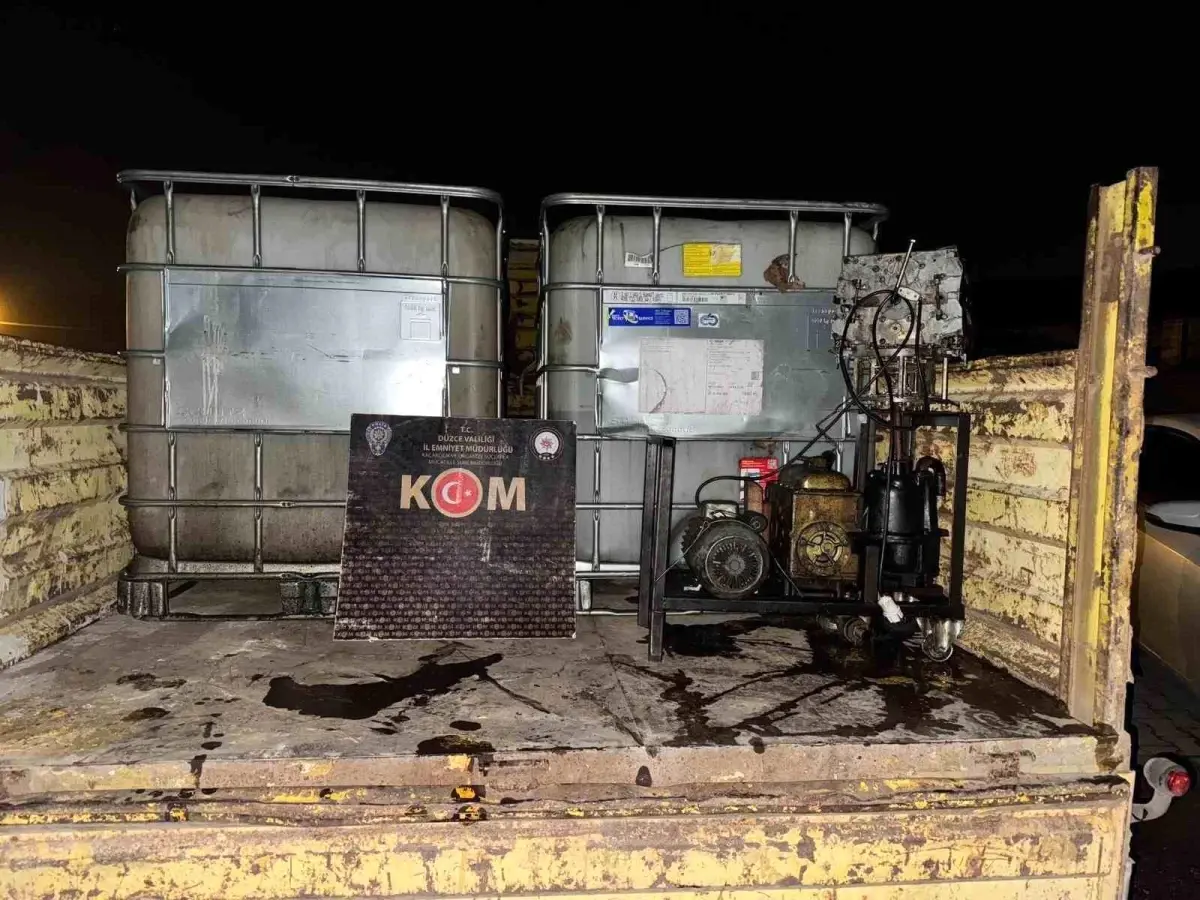Düzce'de Kaçakçılık Operasyonları: 300 Litre Akaryakıt ve Kaçak Ürünler Ele Geçirildi