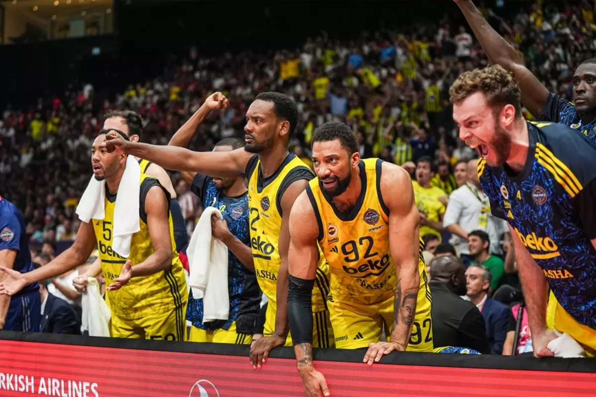 Fenerbahçe'den Galatasaray'a şampiyonluk göndermesi