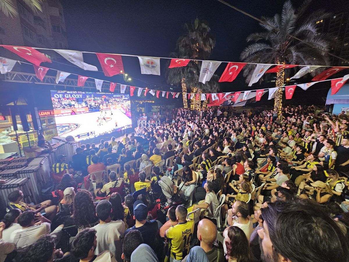 Fenerbahçe Beko EuroLeague Şampiyonu, Adana'da Taraftar Bayramı