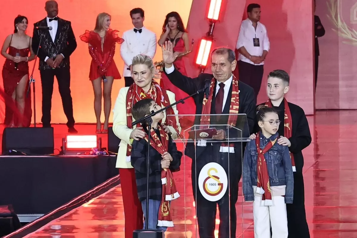 Galatasaray Başkanı Dursun Özbek'ten Osimhen açıklaması