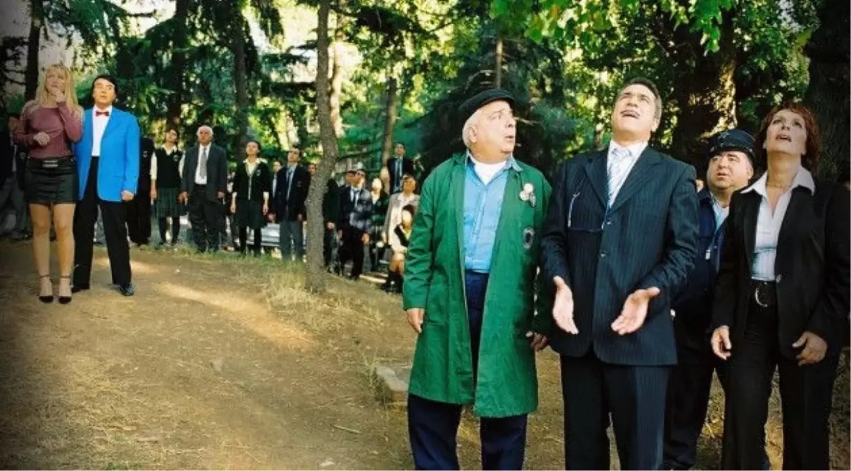 Hababam Sınıfı Merhaba filmi oyuncuları kim, konusu ne, sonu nasıl bitiyor? Hababam Sınıfı Merhaba filmi ne zaman, nerede çekildi?