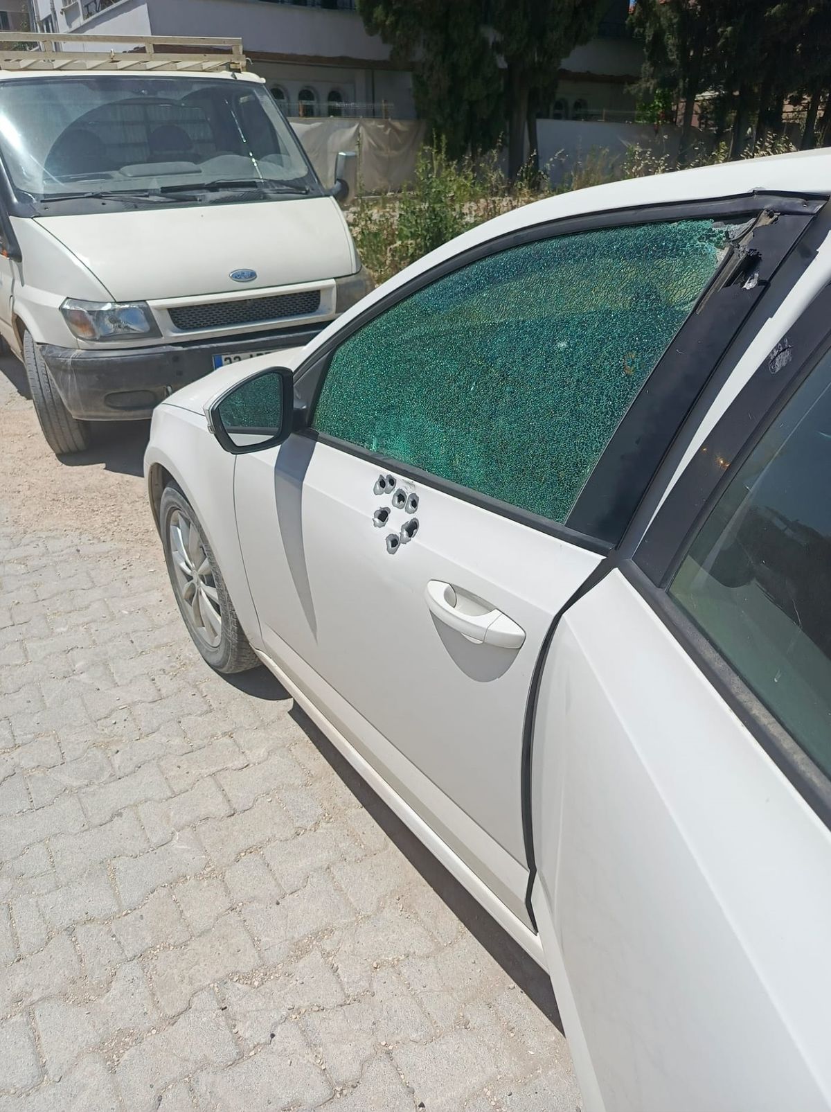 Hatay'da İş İnsanı Kartopu'nun Otomobiline Silahlı Saldırı
