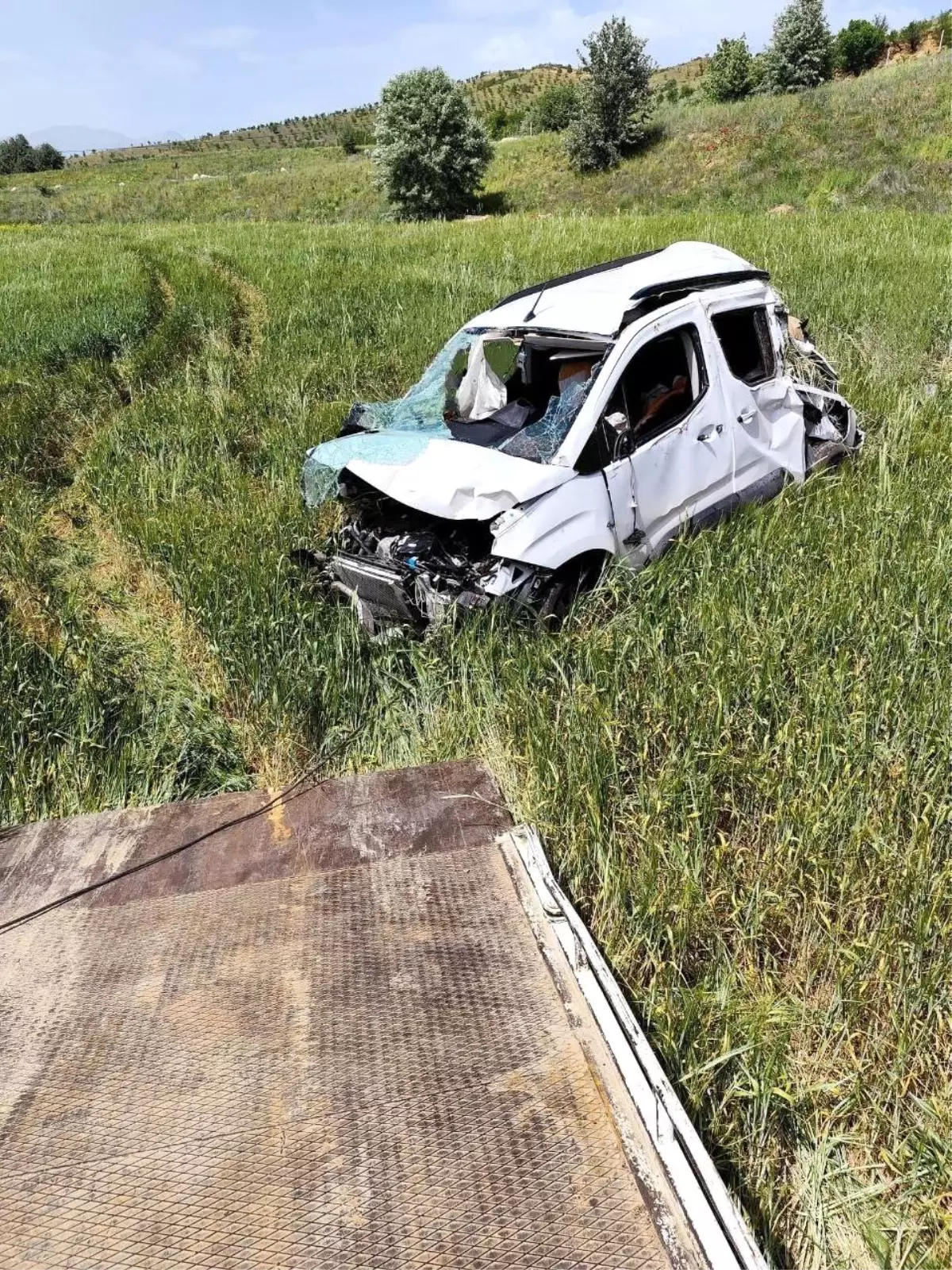 Isparta'da Takla Atan Hafif Ticari Araçta 1 Yaralı
