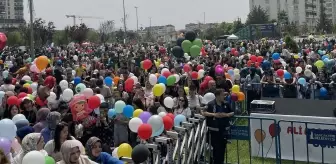 Kanseri yenen Ali Asaf için binlerce balon gökyüzüne bırakıldı