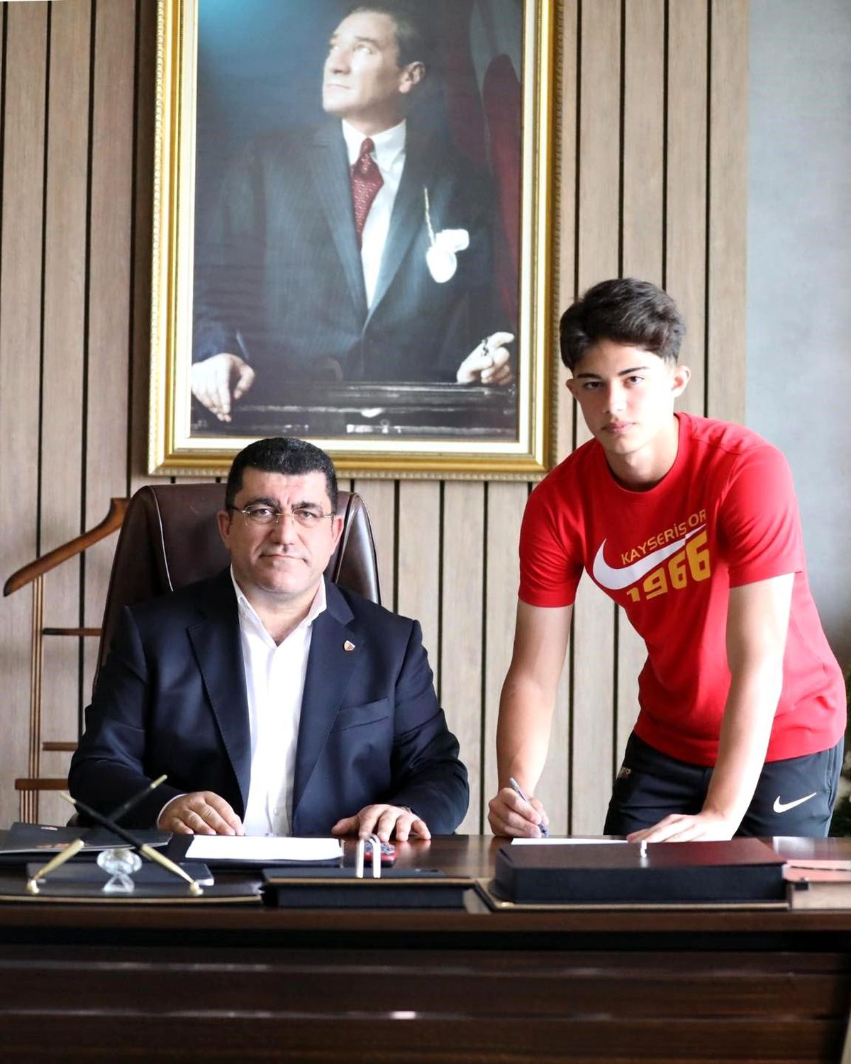 Kayserispor, Altyapı Futbolcusu Kayra Cihan ile Profesyonel Sözleşme İmzaladı
