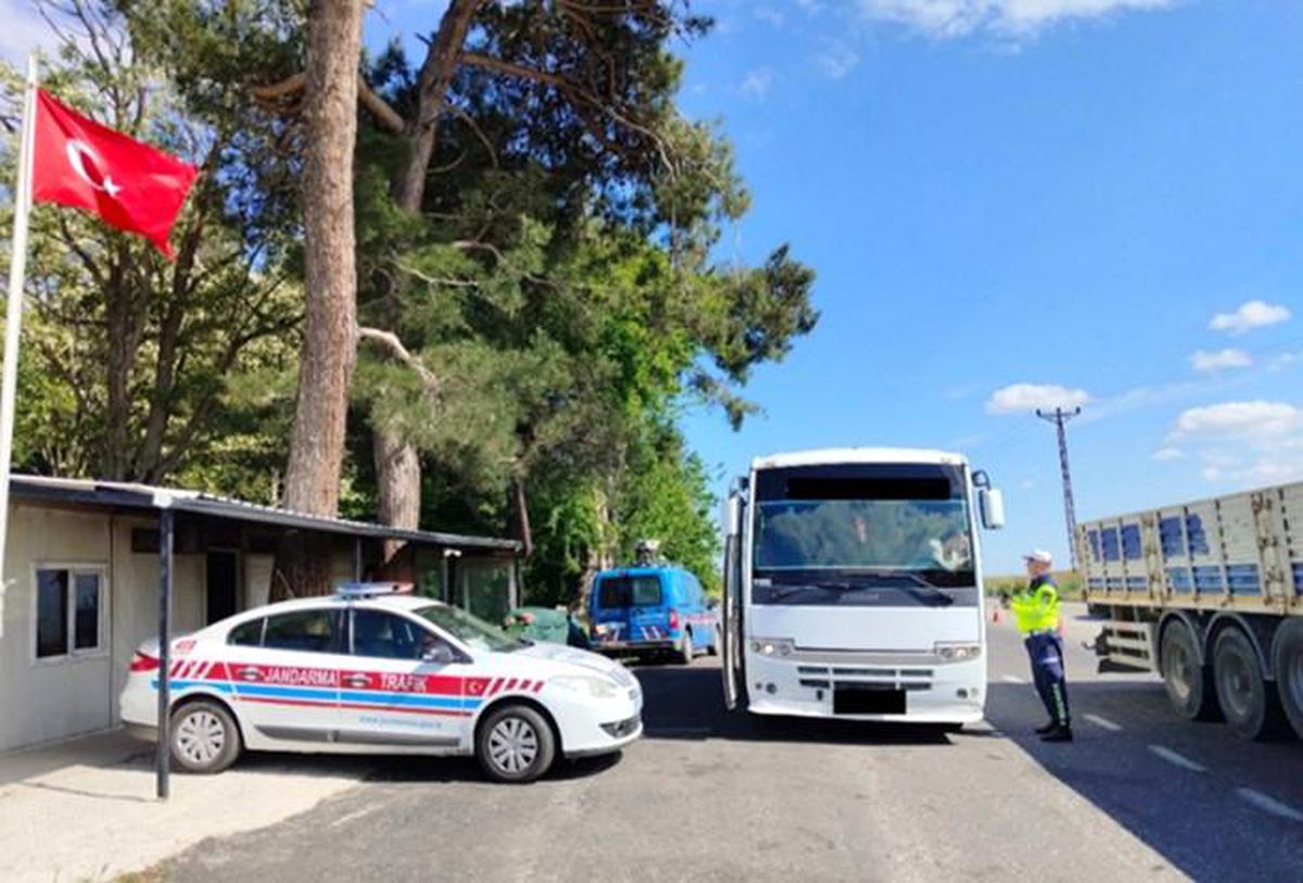 Kırklareli'de Trafik Denetimlerinde 381 Sürücüye Ceza