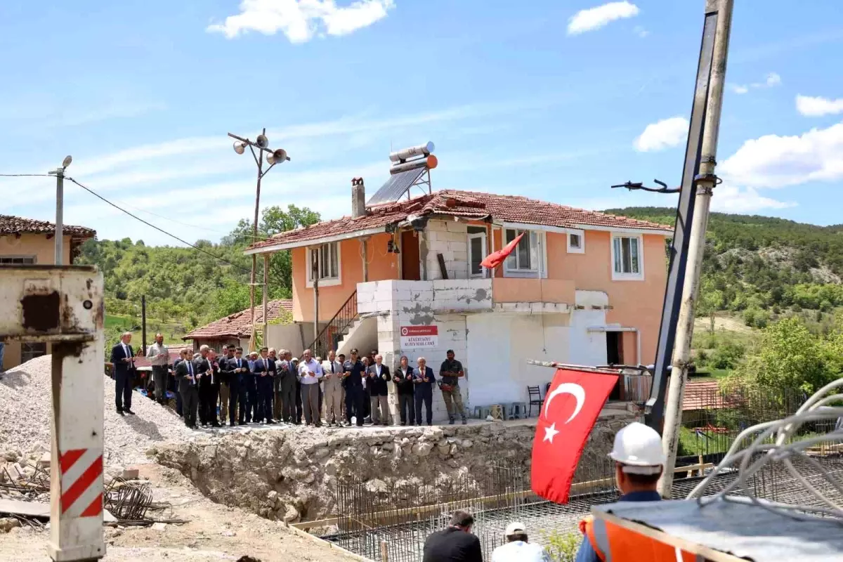 Bilecik Valisi Şefik Aygöl, Kükürt Köyü'nde Camii Temel Atma Törenine Katıldı
