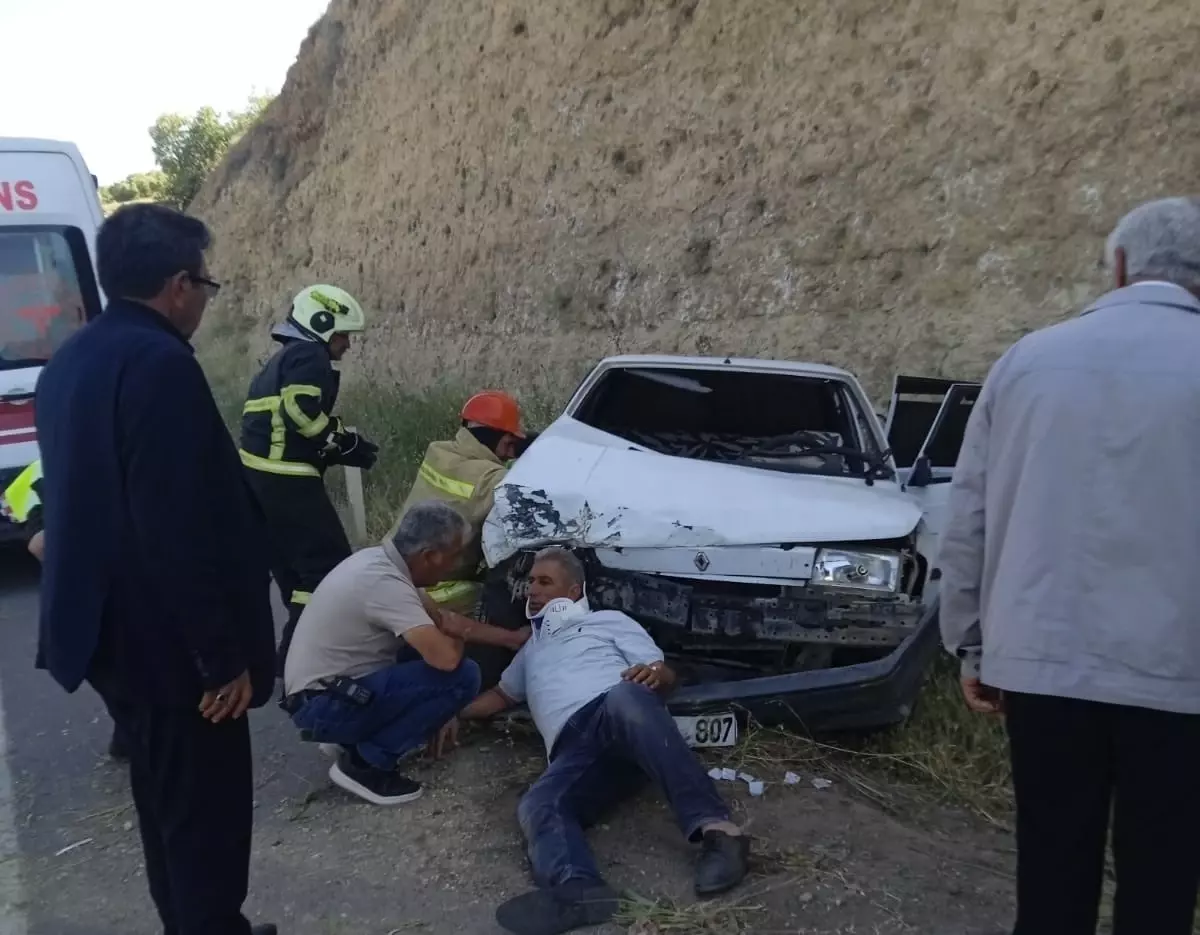 Mardin'de Otomobil Kazasında 8 Kişi Yaralandı