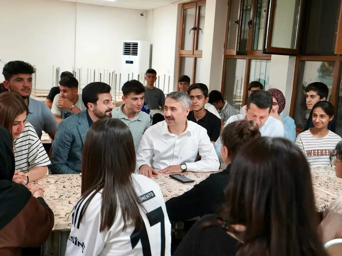 Mustafa Alkayış, Gençlerle 'Adalet, Ahlak ve Bilim' Üzerine Söyleşti