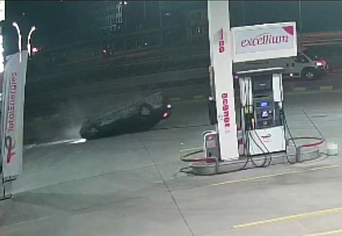 Karabük'te Otomobilin Ters Dönmesi Güvenlik Kamerasında