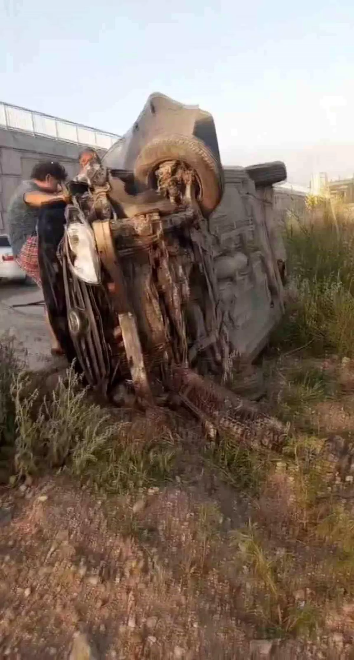 Hatay'da Takla Atan Otomobilde 4 Kişi Yaralandı