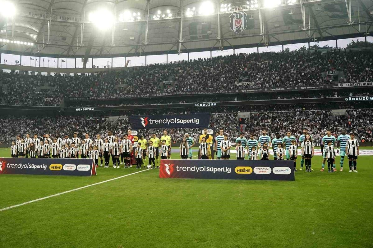 Beşiktaş - Çaykur Rizespor Maçında İlk 15 Dakika Golsüz Geçti
