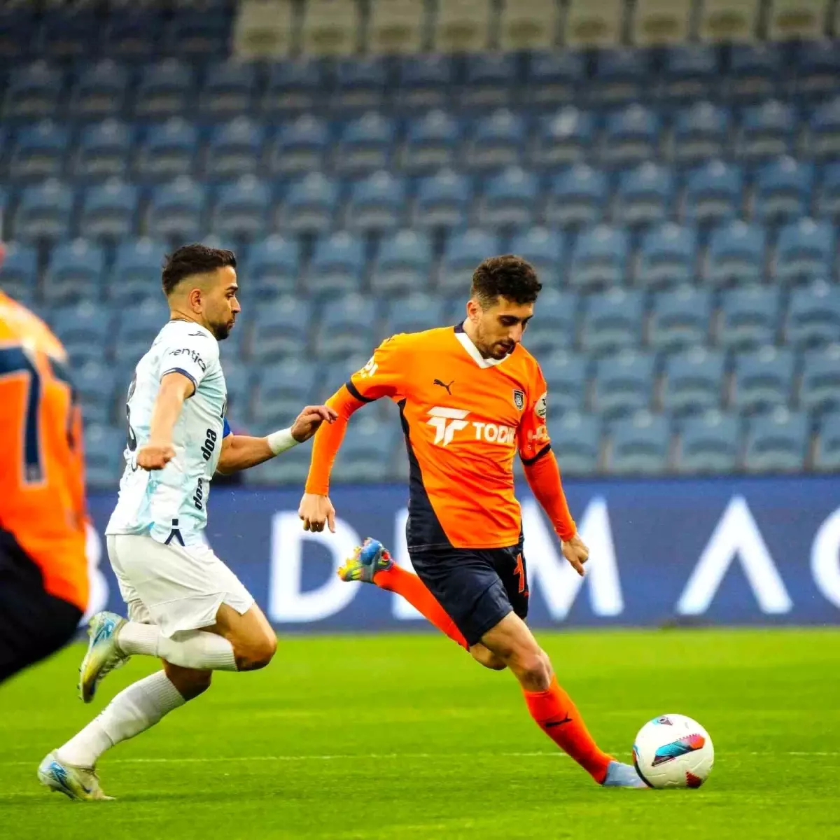 Başakşehir, Adana Demirspor'u 2-1 Geçti