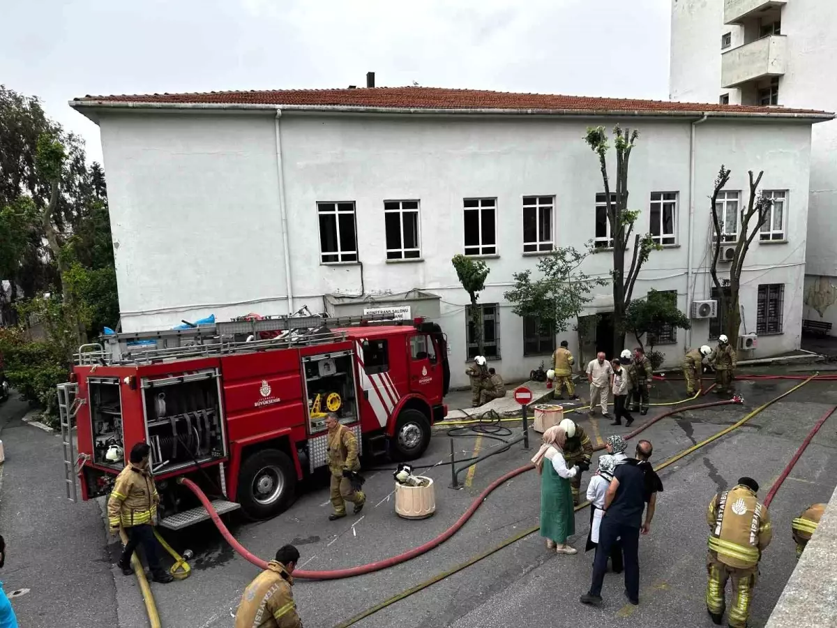Üsküdar Devlet Hastanesi'nde Ecza Deposunda Yangın