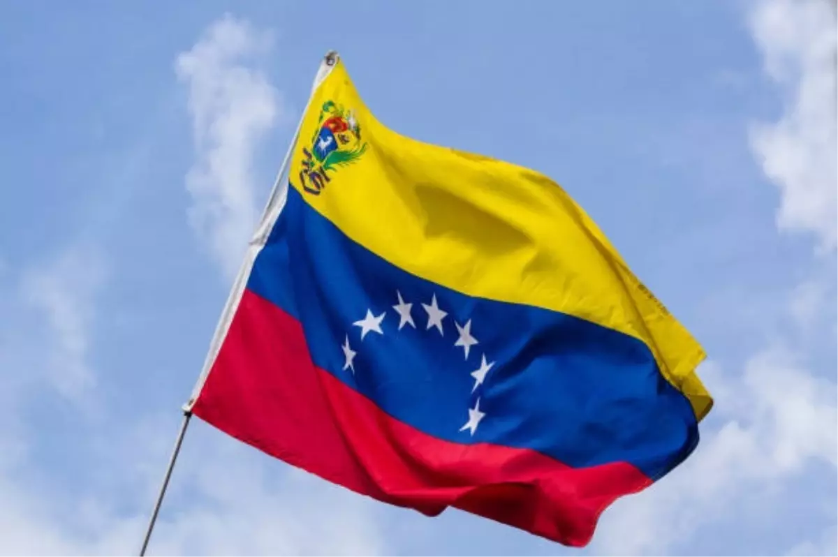 Venezuela'da Parlamento ve Bölgesel Seçimler Gerçekleşiyor