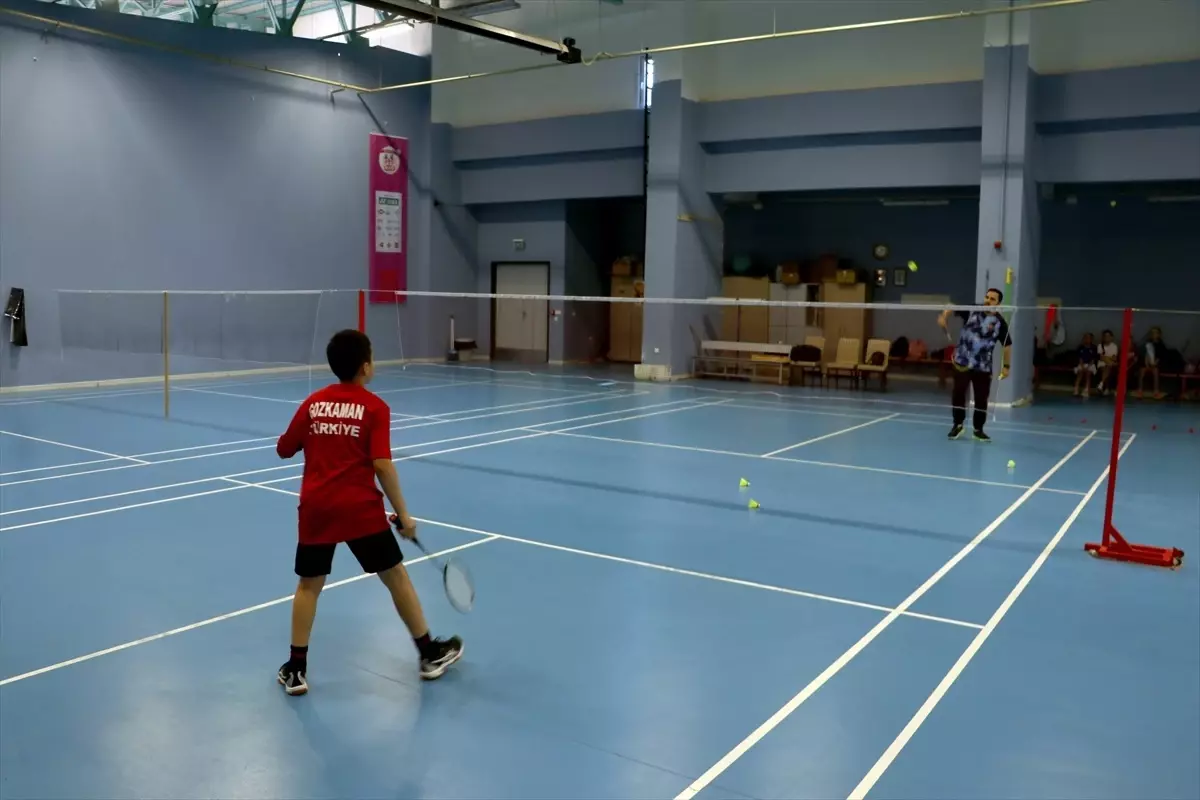 10 Yaşındaki Badmintoncu Muhammed Emin Gözkaman, Türk Bayrağını Dalgalandırmayı Hedefliyor
