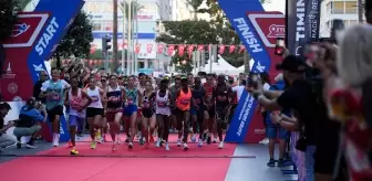 Uluslararası 9 Eylül İzmir Yarı Maratonu'nda Kenyalı Atletler Zirveye Çıktı