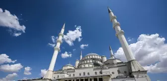 15 Temmuz'da ilk selanın okunduğu Kocatepe Camisi, ibadete açılalı 38 yıl oldu
