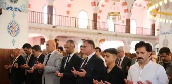 15 Temmuz şehidi özel harekat polisi Halil Hamuryen kabri başında anıldı