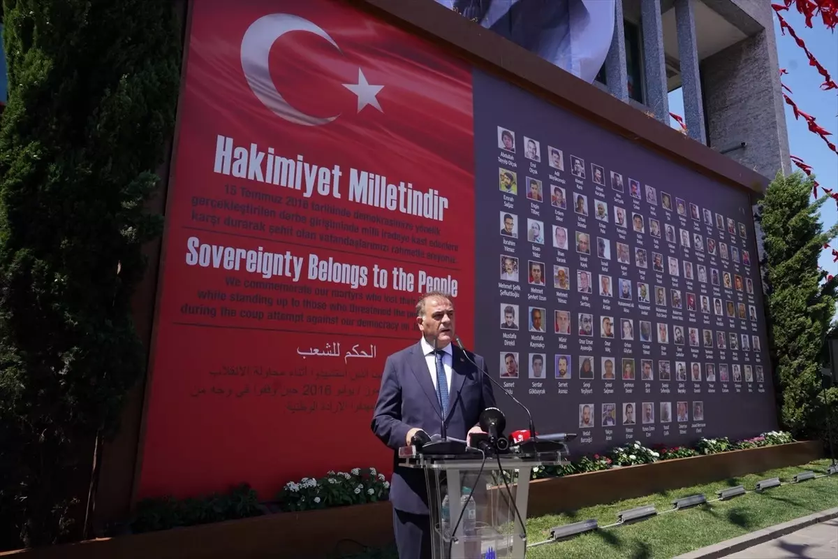 15 Temmuz şehitleri İBB önünde anıldı