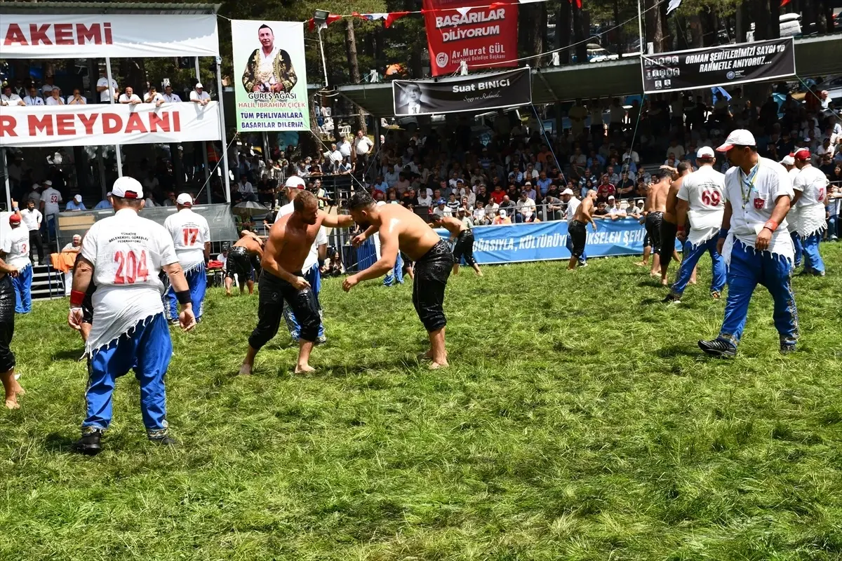 Feyzullah Öztürk, 19. Kunduz Yağlı Güreşleri'nde Başpehlivan Oldu