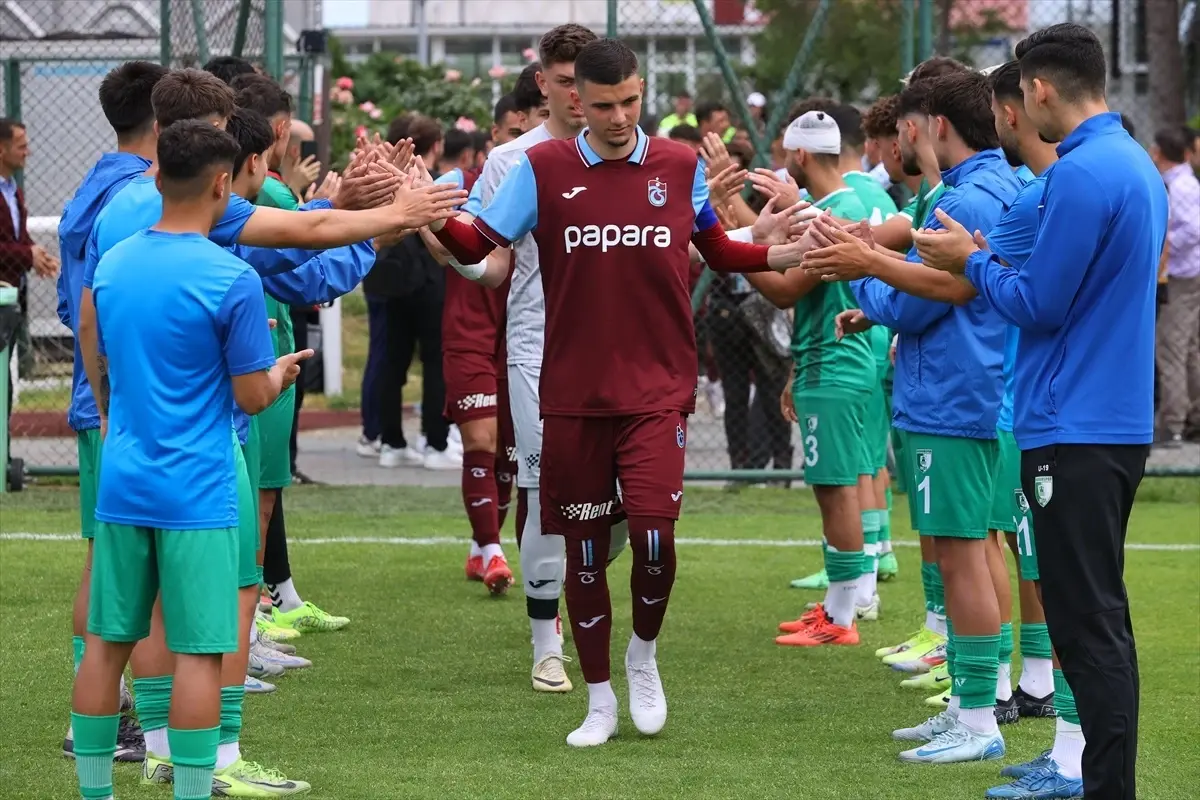 Trabzonspor 19 Yaş Altı Takımı Şampiyonluk Kupasını Aldı