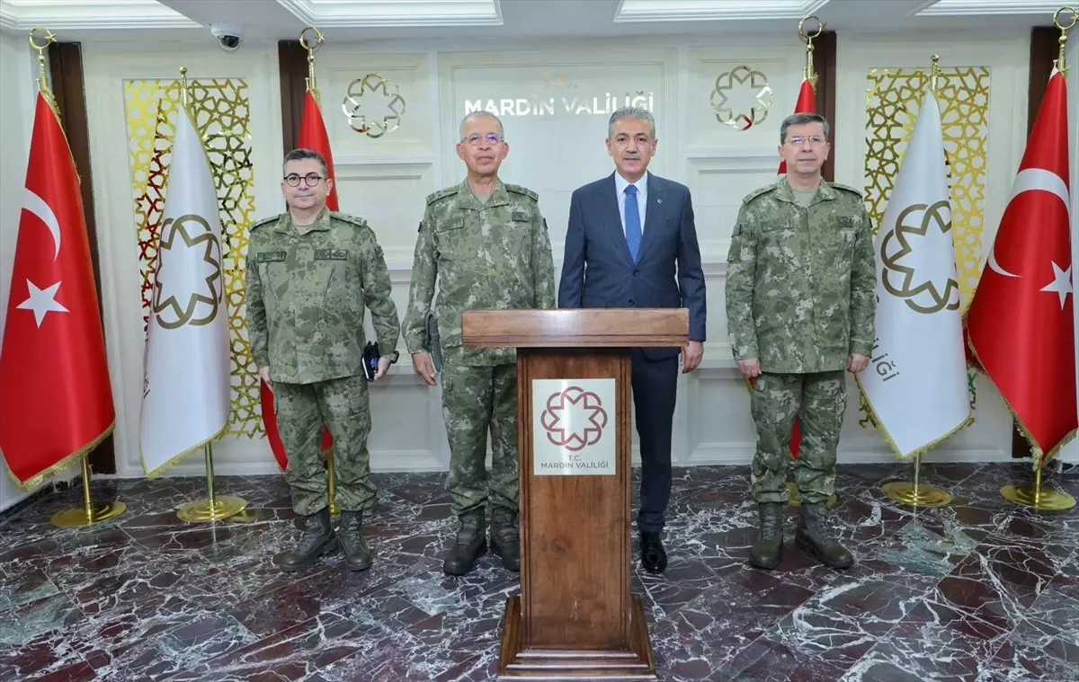 2. Ordu Komutanı Korgeneral Topaloğlu'ndan Mardin Valisi'ne Ziyaret