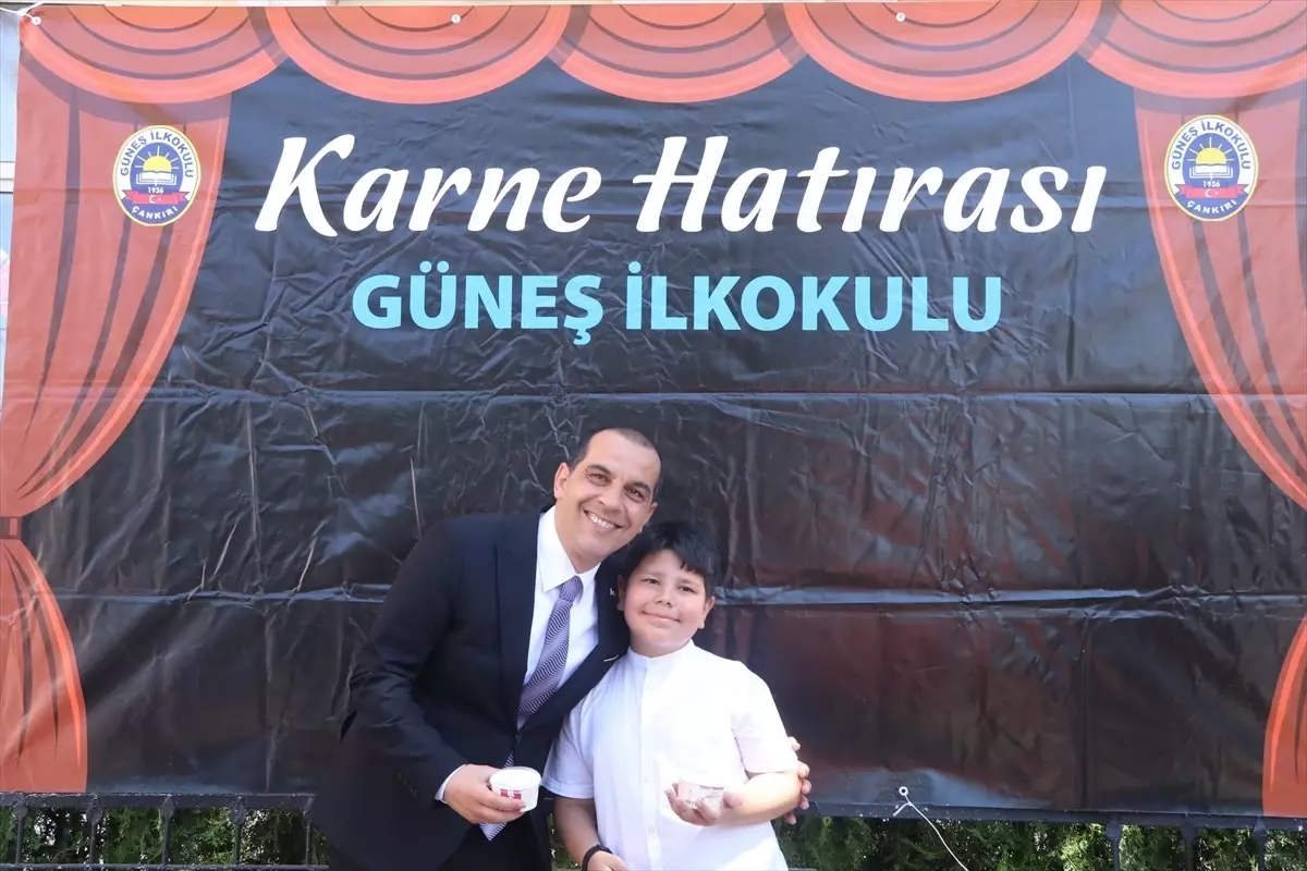 Çankırı'da 23 Nisan'da Dondurma Dağıtıldı