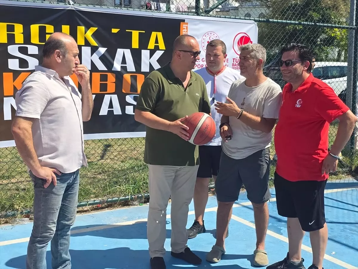 Çınarcık'ta 3x3 Sokak Basketbol Turnuvası Büyükkatılım ile Gerçekleştirildi