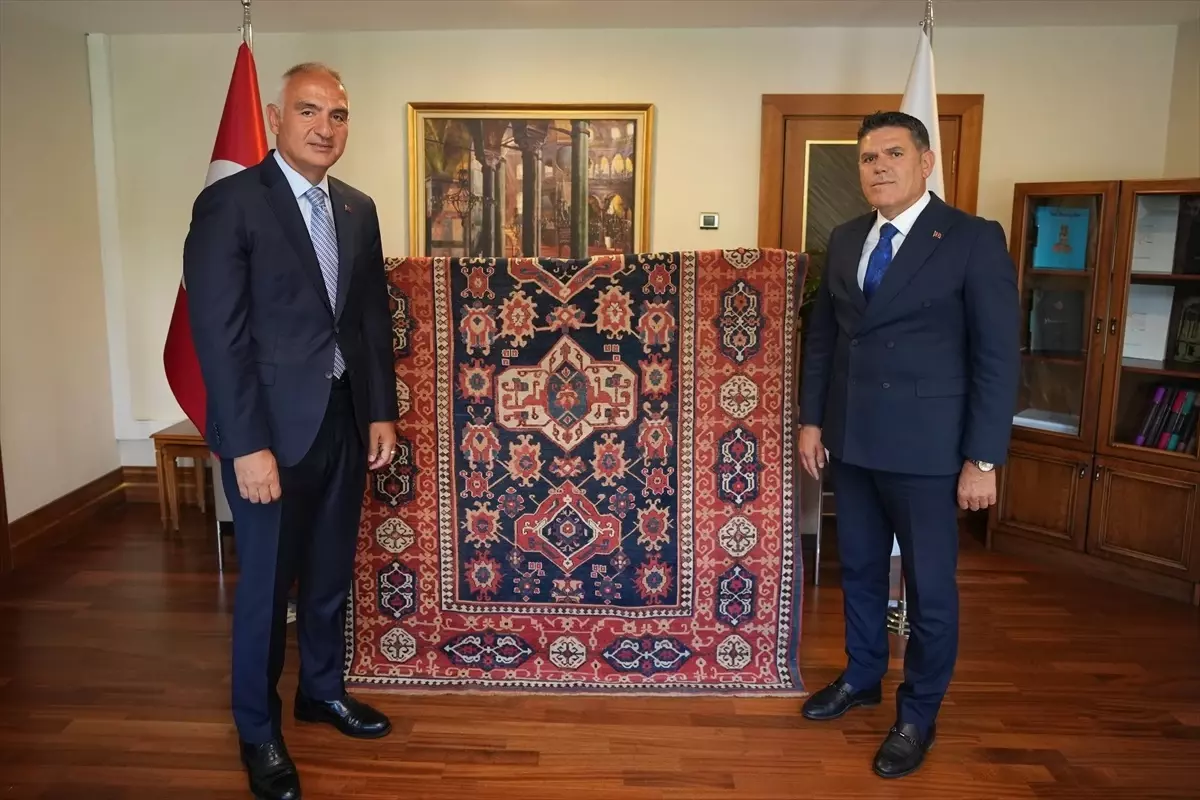 Uşak Halısı, 30 Yıl Sonra Türkiye'ye Döndü