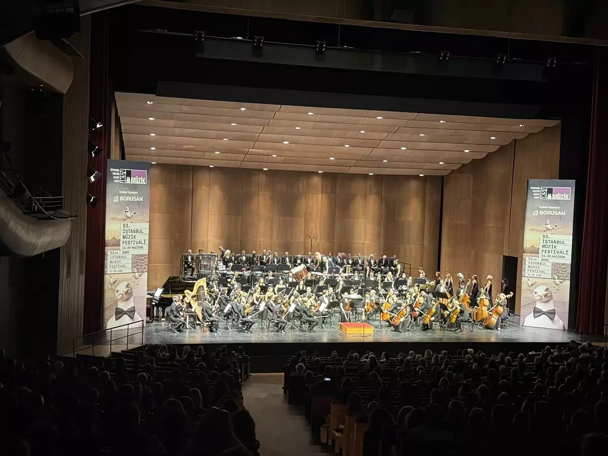 '53. İstanbul Müzik Festivali' AKM'de düzenlenen açılış töreniyle başladı